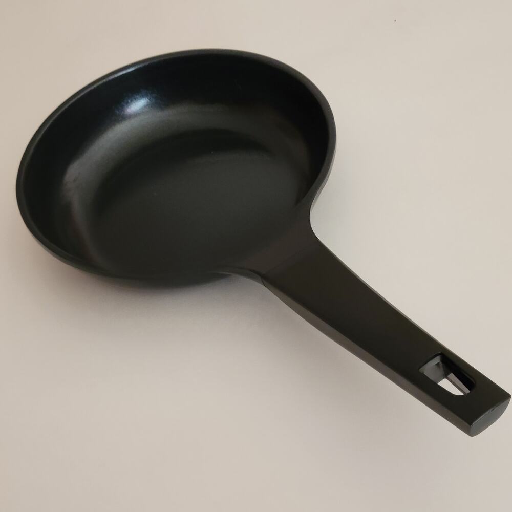 Evaco Cast Aluminum Non-Stick Omelet Pan 8" (20cm), new, no tags.